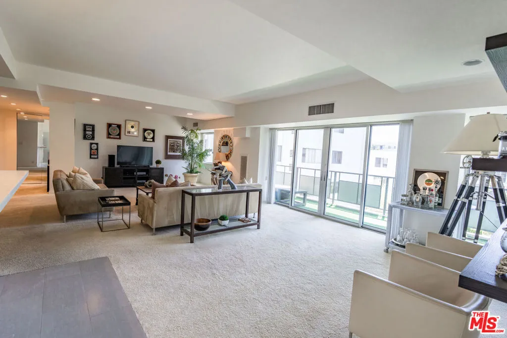 1155 N La Cienega Boulevard 509, West Hollywood, California 90069 home-pic-3